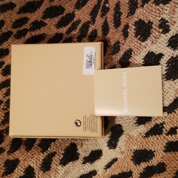 Michael Kors Lockett Bracelet - Picture 5 of 6